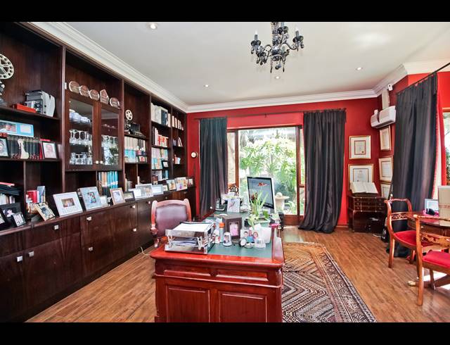 5 BEDROOM HOUSE FOR SALE IN BRYANSTON